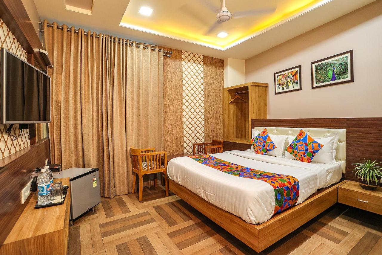 Готель Royal Gm Plaza Джайпур Екстер'єр фото