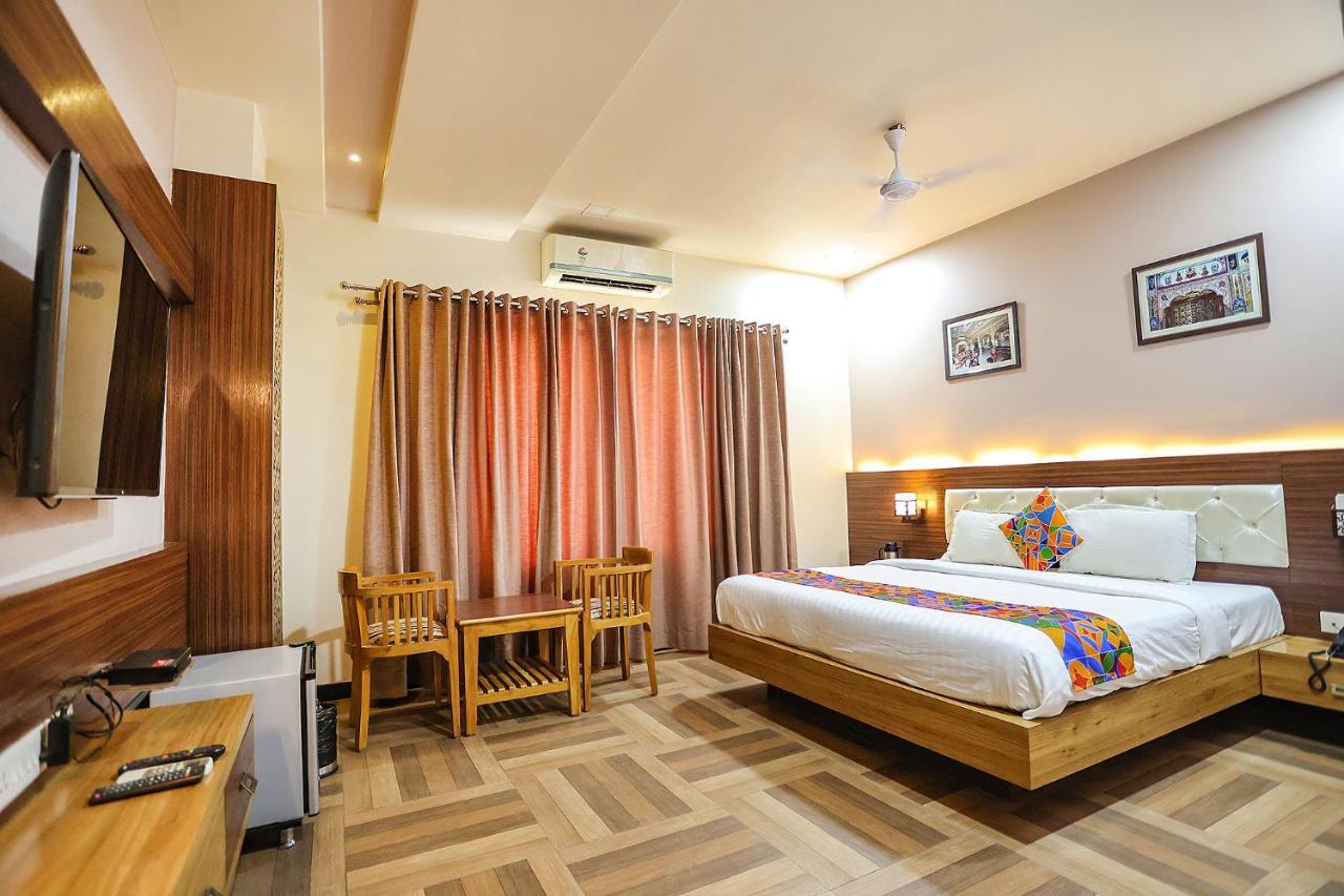 Готель Royal Gm Plaza Джайпур Екстер'єр фото
